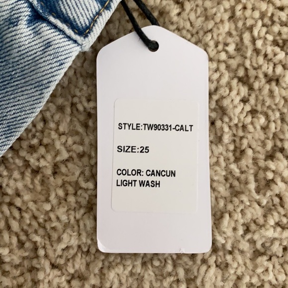 Never worn jeans. Tag on and brand new - Picture 2 of 3